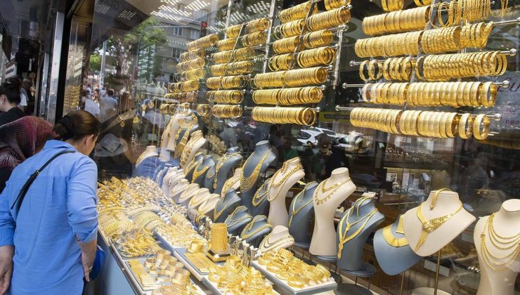 Altın her an rekor tazeleyebilir! O düzeylere dikkat: Çarpıcı yıl sonu varsayımı…