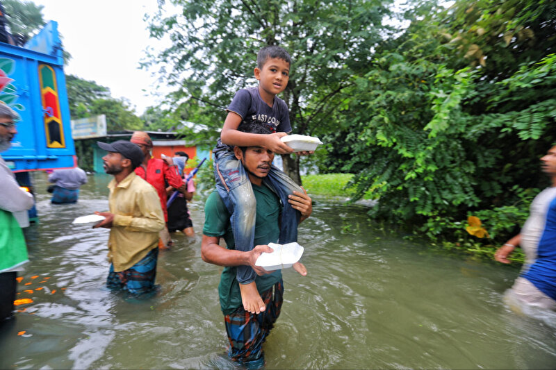 Bangladeş’te yaşanan büyük selden 4 buçuk milyon kişi etkilendi: İHH acil yardım çalışması başlattı