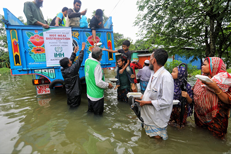 Bangladeş’te yaşanan büyük selden 4 buçuk milyon kişi etkilendi: İHH acil yardım çalışması başlattı