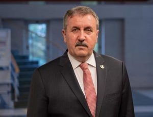 Bu da Mustafa Destici’nin gündemi: ‘Türk milliyetçisi olan bir insan LGBT’yi olağan görebilir mi?’