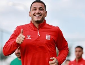 Bülent Uygun açıkladı: Rey Manaj’a Türkiye’den 2 büyük kulüp talip!