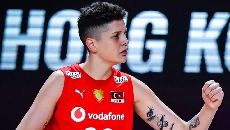 Ebrar Karakurt’tan Beşiktaş – Antalyaspor maçının hakemine tepki!