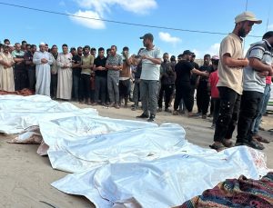 İsrail ordusunun, gece Gazze’ye düzenlediği ataklarda 37 Filistinli şehit oldu