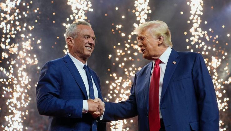 Kennedy, Trump için yarıştan çekildi! Başkanlığı kim kazanacak?