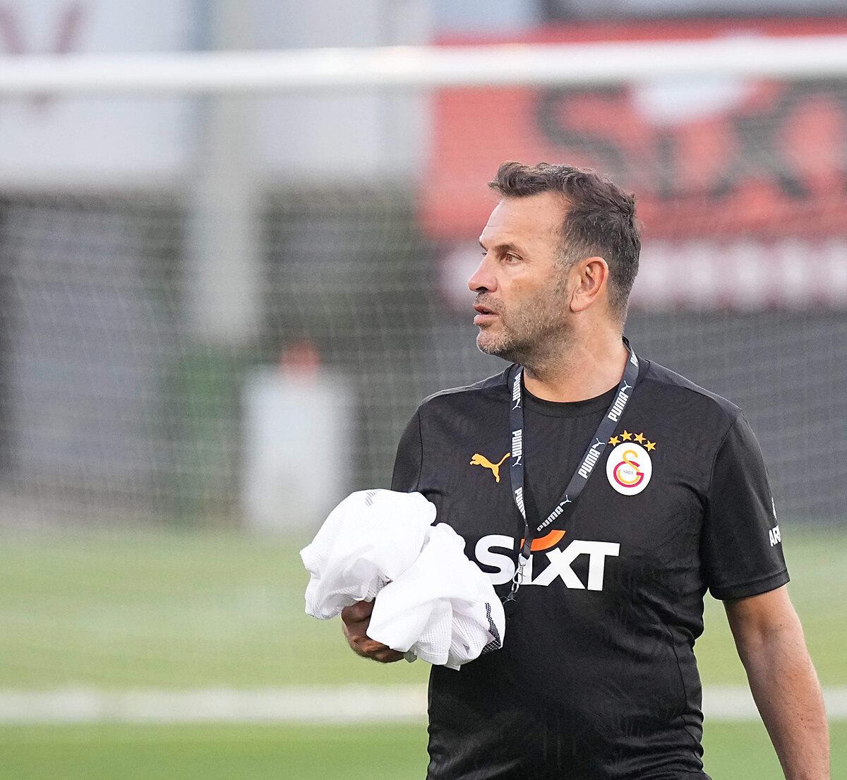 Okan Buruk'tan Muslera sözler! Young Boys maçında oynayacak mı?