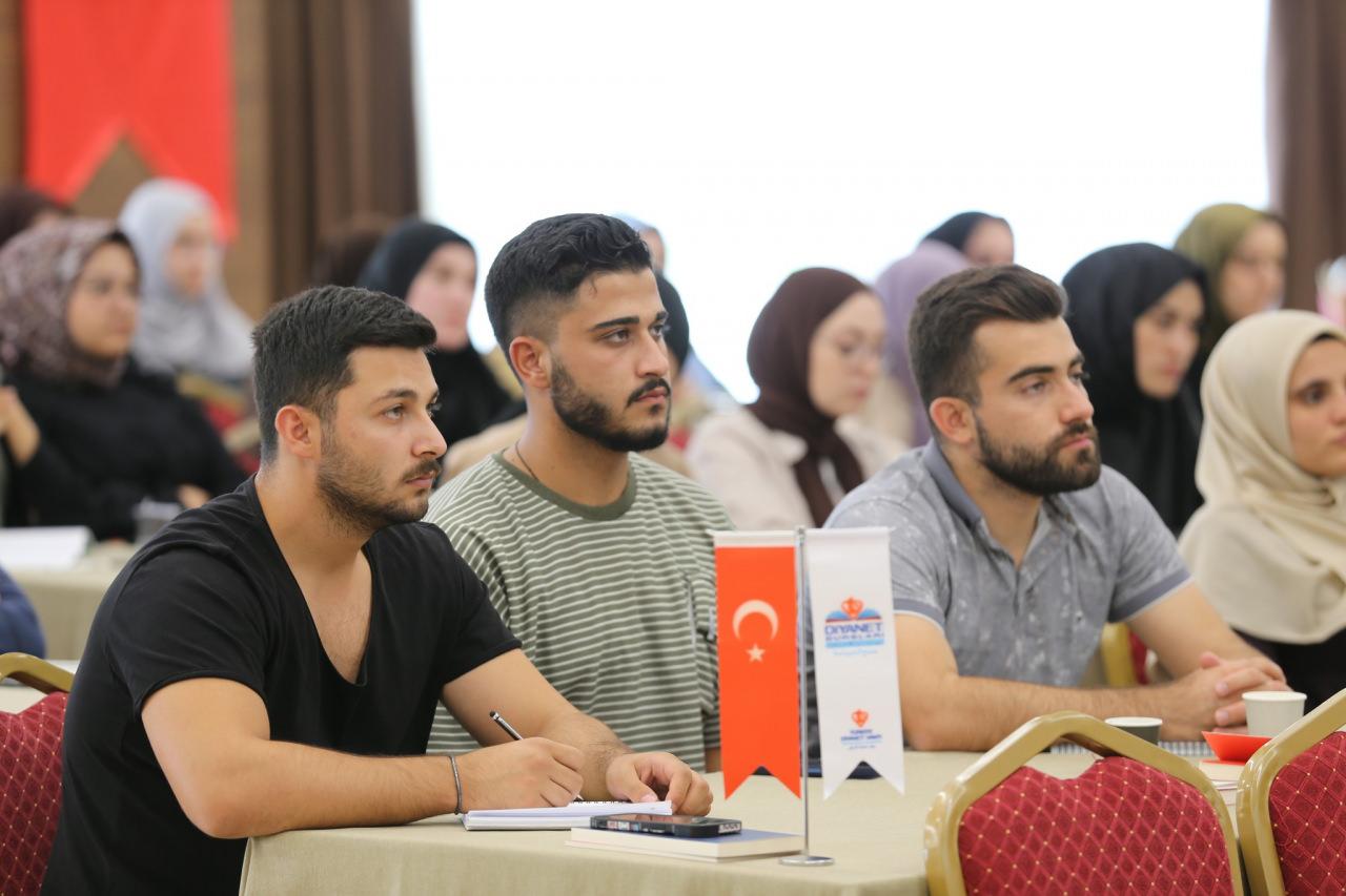 Türkiye Diyanet Vakfı 300 bini aşkın öğrenciye eğitim dayanağı verdi