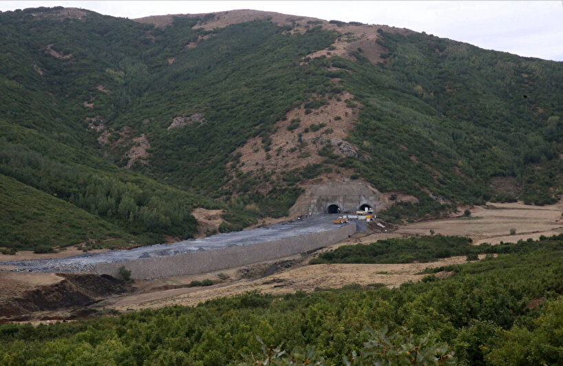 Ulaştırma ve Altyapı Bakanı Uraloğlu Bitlis'te çevre yolu şantiyesini ziyaret etti: 40 dakikalık seyahat mühleti 5 dakikaya düşecek