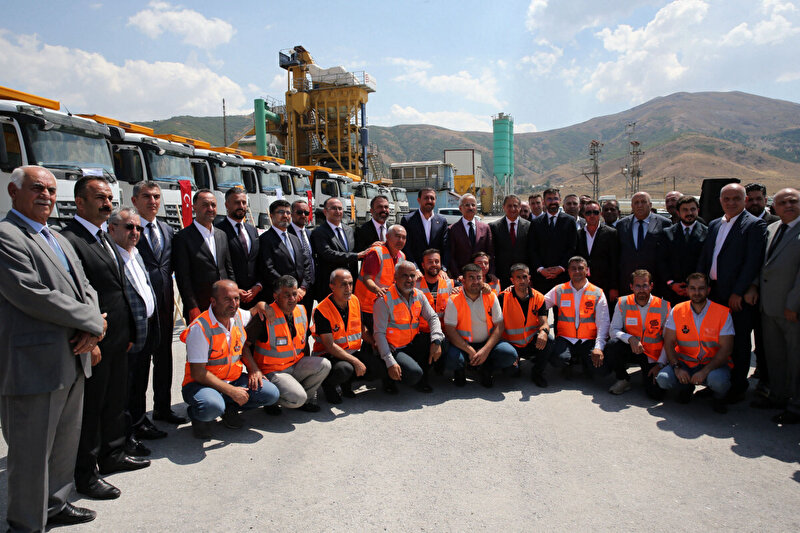 Ulaştırma ve Altyapı Bakanı Uraloğlu Bitlis'te çevre yolu şantiyesini ziyaret etti: 40 dakikalık seyahat mühleti 5 dakikaya düşecek