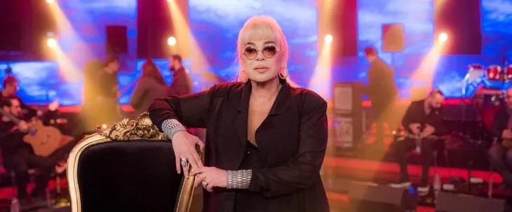 Ünlü sanatçı Zerrin Özer'den Erdoğan mesajı! Reaksiyon gösterenlere yanıt verdi