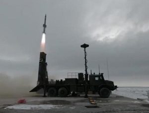 Çelik kubbe Yunan basınında: Öve öve bitiremediler!