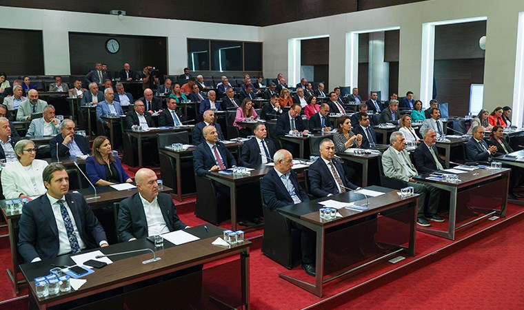CHP, TBMM kapalı küme toplantısı Özgür Özel başkanlığında başladı
