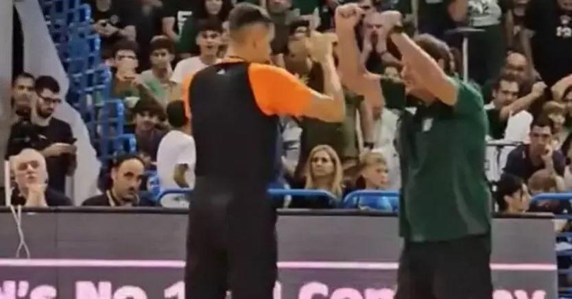 Ergin Ataman'dan 'skandal pankart' için birinci açıklama: En sert formda...