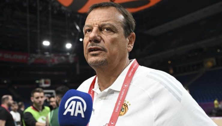 Ergin Ataman’dan ‘skandal pankart’ için birinci açıklama: En sert formda…
