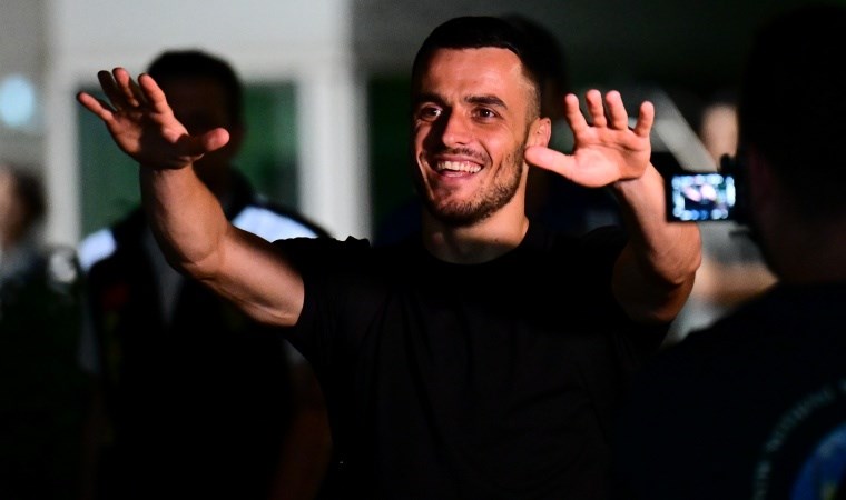 Fenerbahçe için İstanbul'a gelmişti: Juventus, Filip Kostic'in transferini resmen açıkladı!