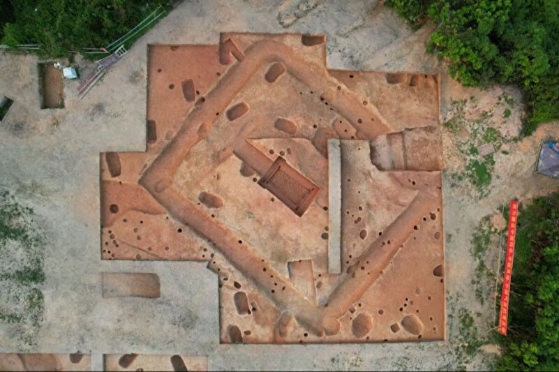 Hayvanat bahçesinin altında 2 bin yıllık mezarlar bulundu: Ülkenin engin tarihine ışık tutan kıymetli bulgular içeriyor