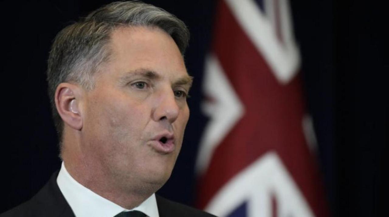 İki ülkeden Çin'e karşı Filipinler'e takviye