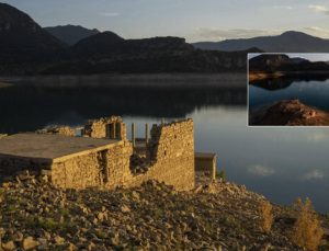 Kuraklık sular altındaki Yunan köyünü ortaya çıkardı: Köyde yaklaşık 80 konut bir kilise ve bir okul bulunuyordu