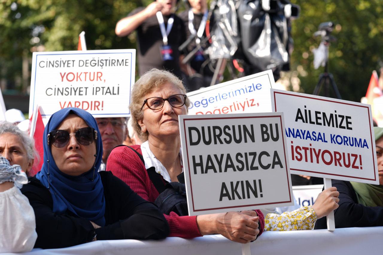 LGBT baronlarına şok! 'Büyük Aile Buluşması'nda çarpıcı kelamlar
