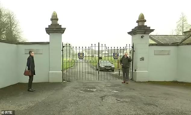 LGBT dayatmasına direnen öğretmen okuldan kovuldu, cezaevine atıldı!