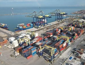 Limanlarda elleçlenen yük ve konteyner ölçüsü arttı