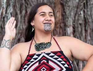 Maoriler yeni lideri seçti, genç yaşında taç giydi