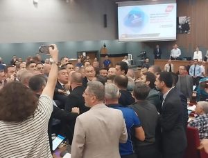 Mecliste ‘Kılıçdaroğlu’ ve ‘Gezi’ gerginliği: AKP’li ismin sözleri yansılara neden oldu!