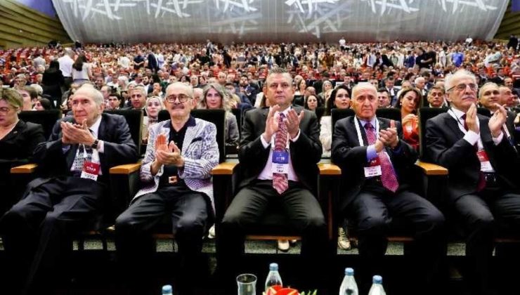 Parti kurmayları tüzüğün büyük takviyeyle kabul edilmesinin çok pahalı olduğunu belirtti