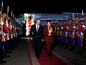 Putin, Moğolistan’a tutuklanmadan ulaştı