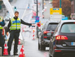 Schengen bölgesi çatırdıyor