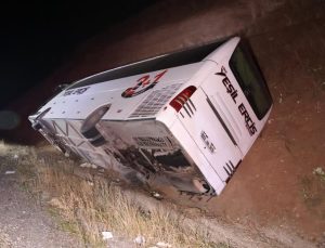 Sivas’ta otobüs devrildi: 24 yaralı