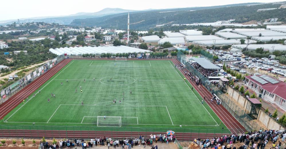 Süper Lig maçı değil, mahalle maçı: 15 bin kişi izledi