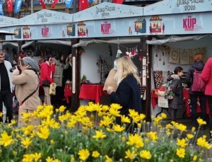 CHP Üsküdar İlçe Lideri’nden AKP ve Yeni Şafak’a ‘Yılbaşı Pazarı’ cevabı: ‘Tetiklemeye çalıştığınız yalnızca kötülük’
