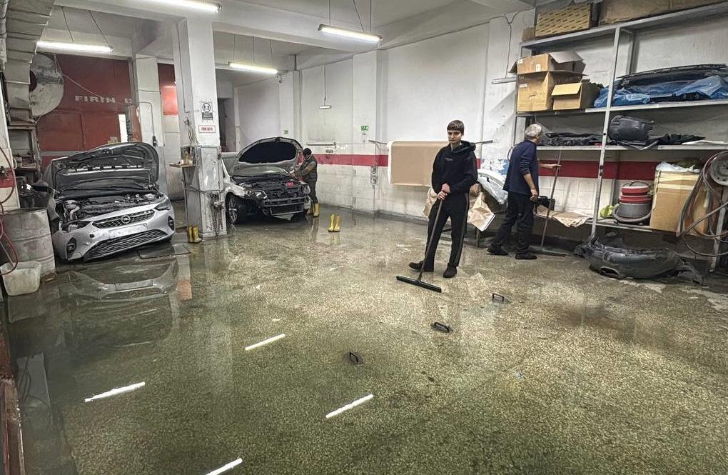 İSKİ Ekiplerinin Çalışmaları Sonrası Yolda Yeniden Çökme Meydana Geldi