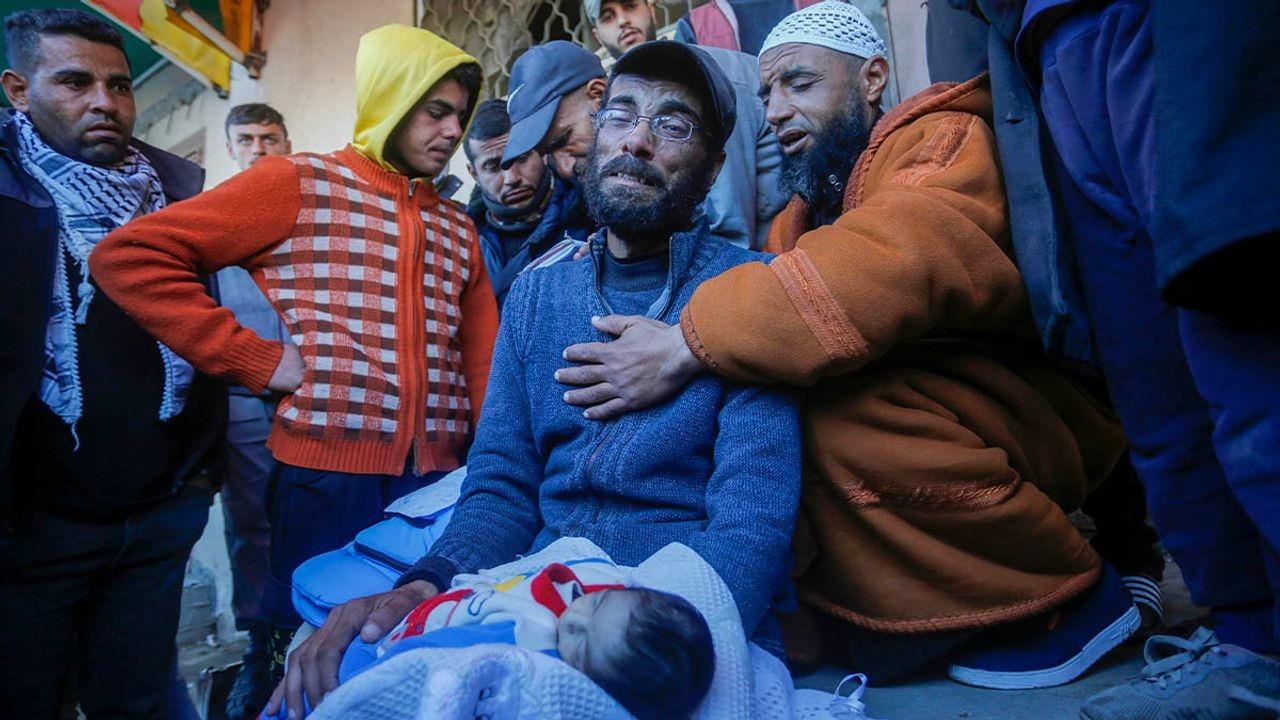 İsrail dondurucu soğuğu silah olarak kullanıyor! Son bir haftada 6 bebek!