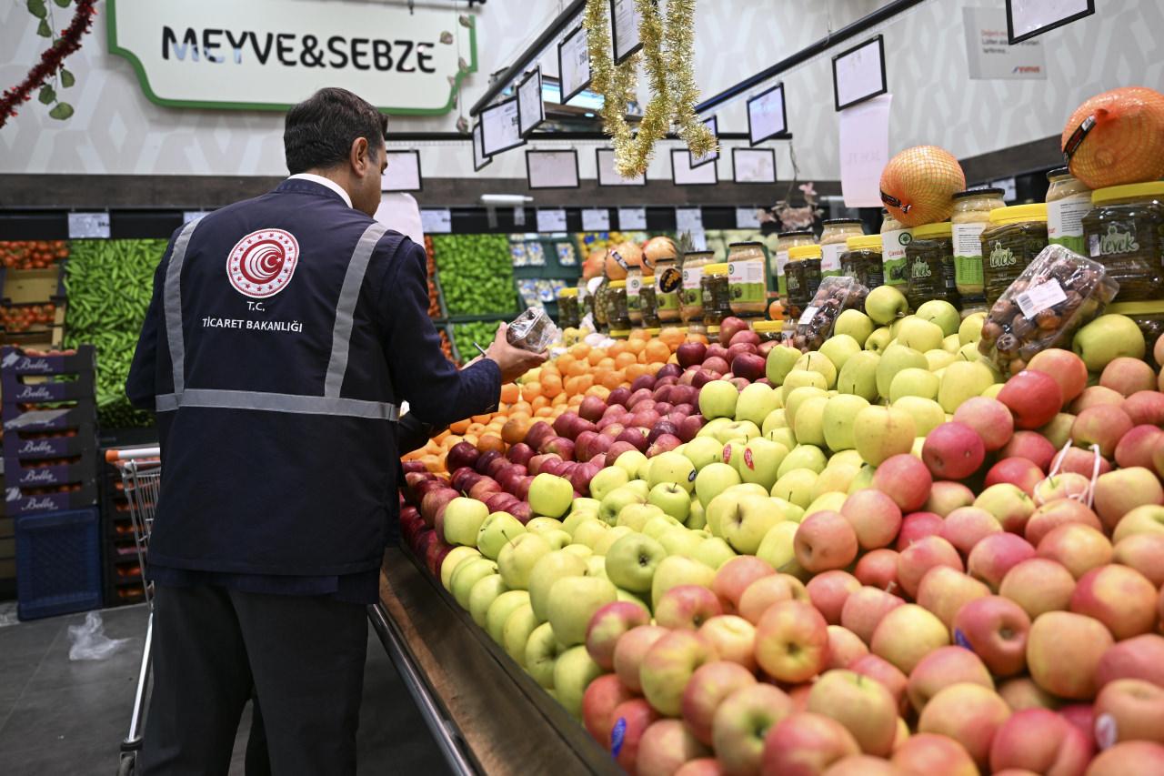 Minimum fiyat fırsatçılığı: Marketlere ceza yağdı!