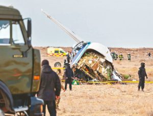 Uçak dış müdahaleyle düştü