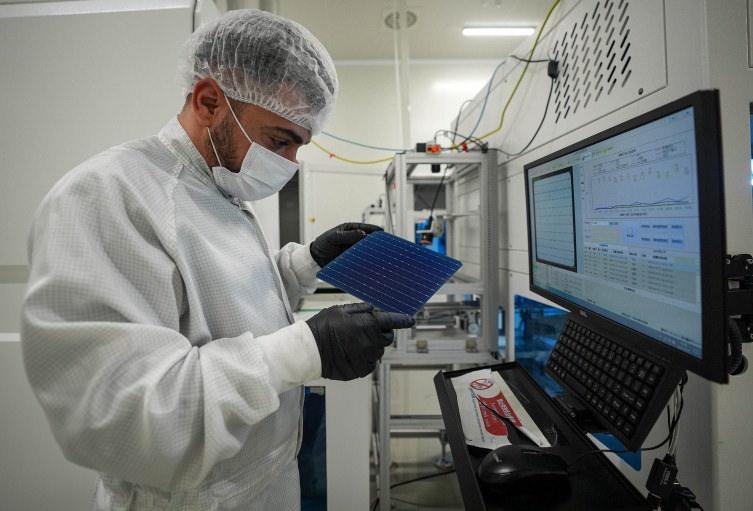 Bakan Kacır: Türkiye, güneş paneli üretiminde Avrupa'da önder pozisyonda