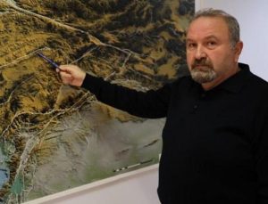 Bu bölgelerde büyük zelzele beklenmiyor: Uzmanı haritada işaret ederek gösterdi!