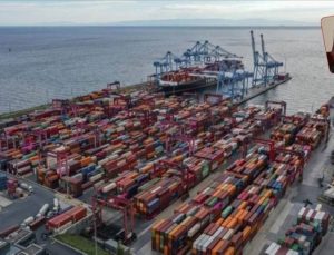 İktidar ihracattaki artışla övünüyor lakin Türkiye’nin ürettiği eserlerde ithalat artıyor: Üretimden kaçış alarmı