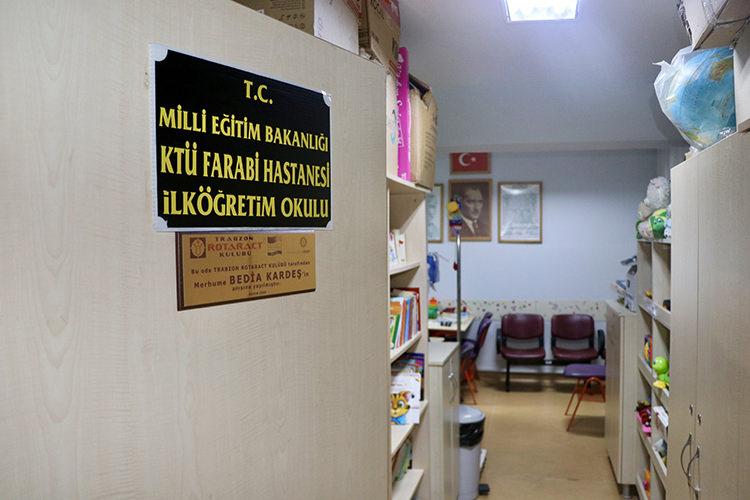 Kalp hastası Cihan karnesini hastane sınıfında aldı