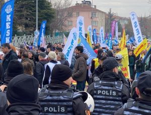 Kamu işçileri Türkiye genelinde iş bıraktı: Bakanlığın kapısına dayandılar