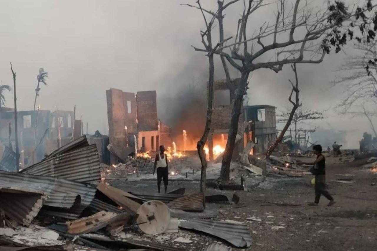 Myanmar ordusundan Arakan'da Müslüman katliamı