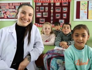 Sobayla ısıttığı sınıfta 8 öğrencisine eğitim veriyor!