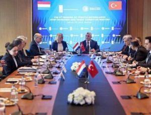 Türkiye ile Hollanda ortasında imzalar atıldı! Yol haritası çizildi