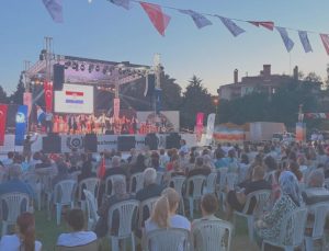 94. İzmir Fuarı ile Başlayan 19. Uluslararası Balkan Halk Dansları Festivali: Güncel Gösterimler ve Program