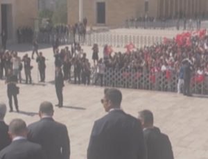 <p>Anıtkabir ziyareti sonrası yükselen konuşmalar ve yankılar</p>