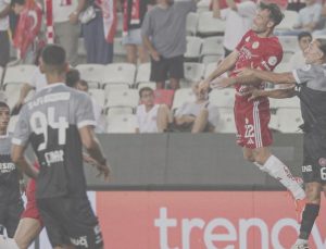 Antalyaspor ile Fatih Karagümrük arasındaki mücadele: 2-1’lik sürpriz sonuç ve maçın kritik anları