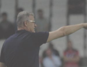 Sakaryaspor, İrfan Buz ile yolları ayırdı: Kulüp yeni bir döneme girerken takımın geleceği için planlar konuşuluyor