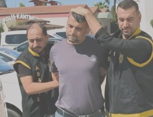 Arabasını konutunun önüne park etti diye komşusunu öldürdü