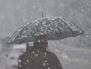 Beklenen kar bu bölgelere düştü, Meteoroloji 3 ili uyardı
